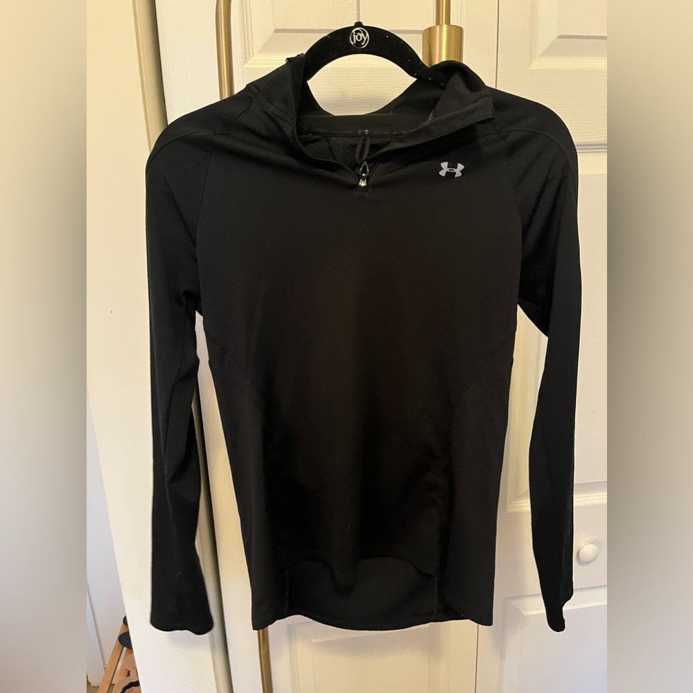 Under armour women’s semi-fitted black 1/4-zip